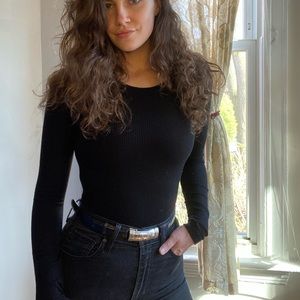 BRANDY MELVILLE black ribbed long sleeve shirt